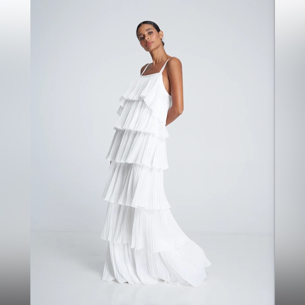 NWT L’idee (LIDEE) tiered CLASSIQUE GOWN - BLANC (white)